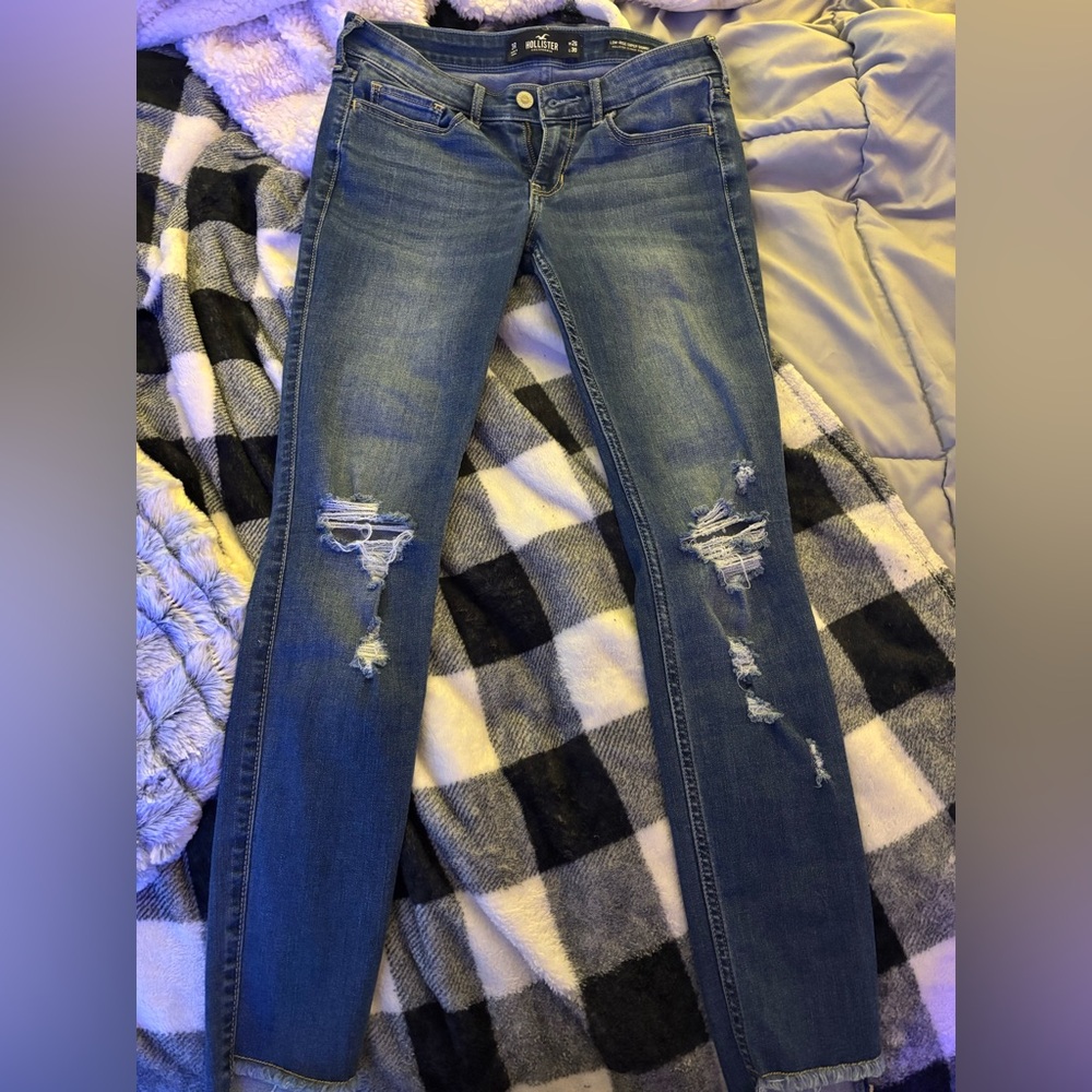 hollister low rise skinny jeans waist 26 and length 30